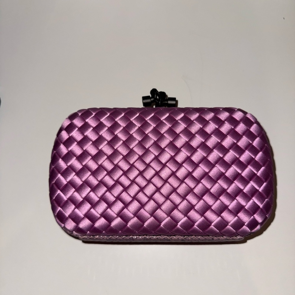 Bottega Veneta Mauve Pink Woven Satin Knot Clutch - Picture 6 of 11